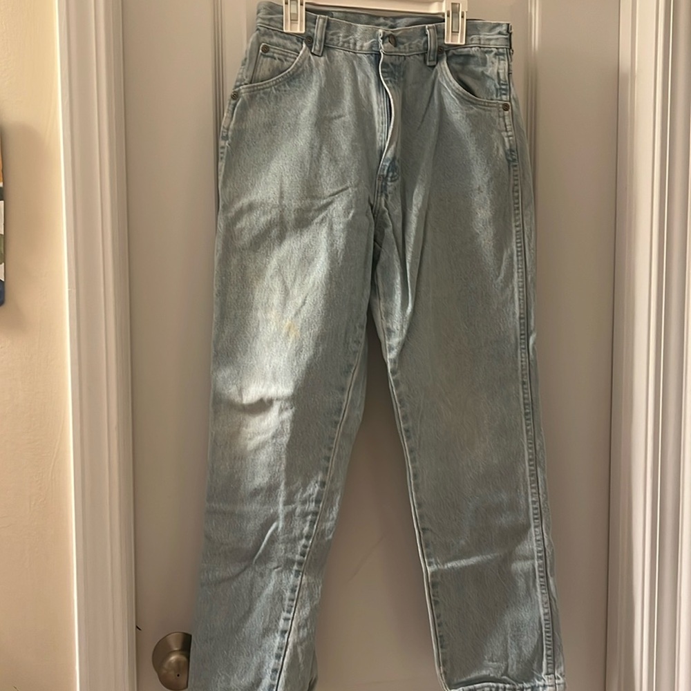 Boys size 16 vintage wrangler jeans. Light wash denim, near perfect condition.